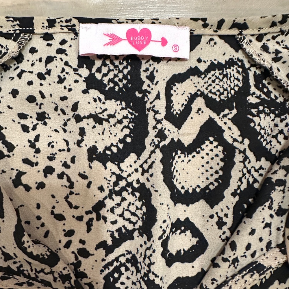 Buddy Love Women's Blouse Snake Print Bell Sleeves Size Small - Picture 2 of 8